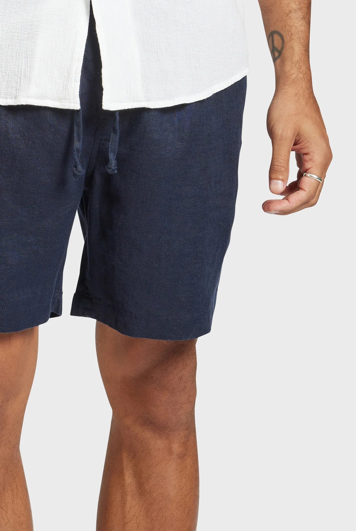 Riviera Linen Short in Navy