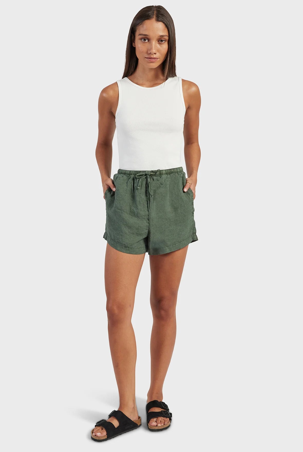 (W) Riviera Linen Short in Sherwood Green