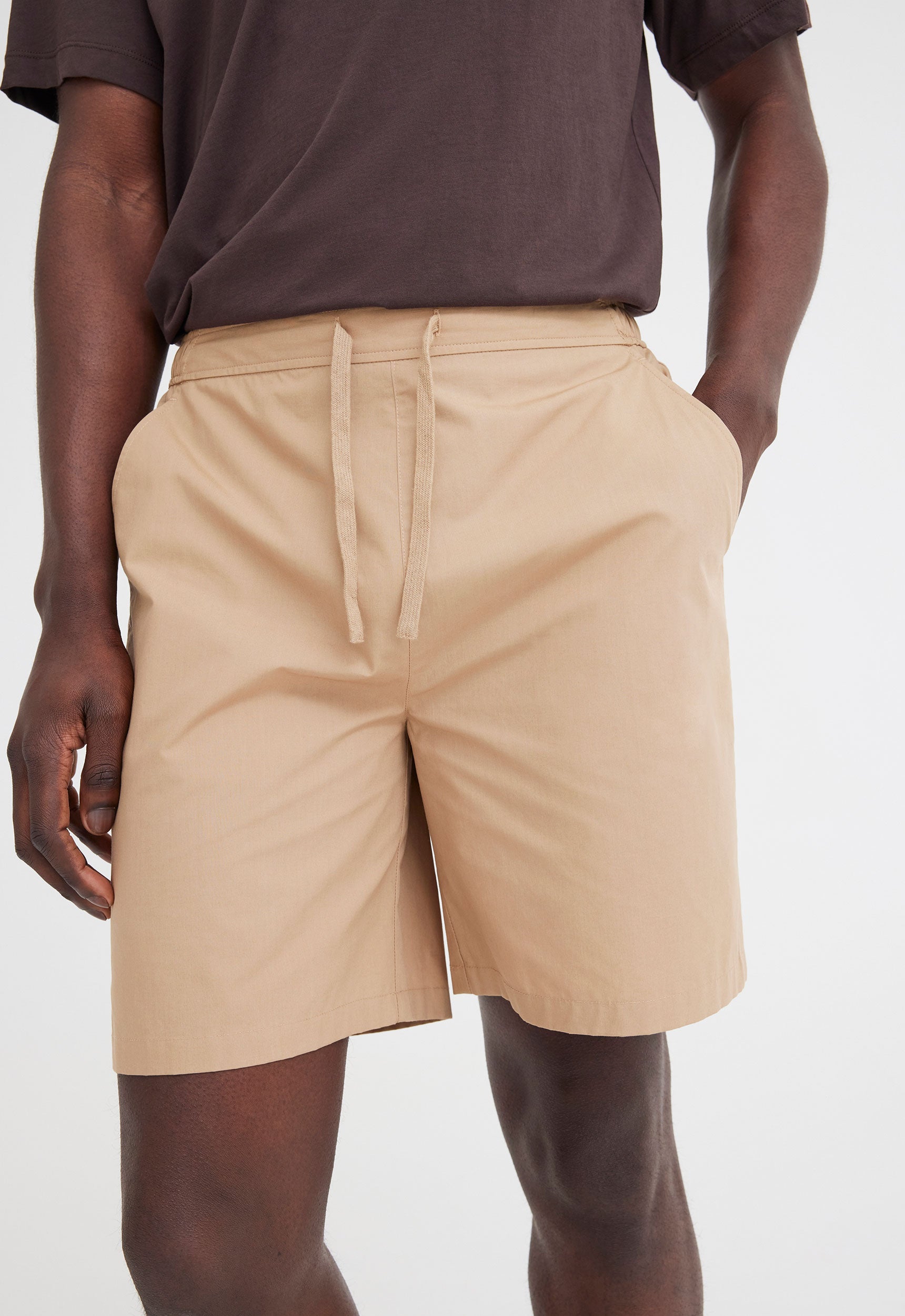 Sweeney Cotton Short in Biscuit Neutral