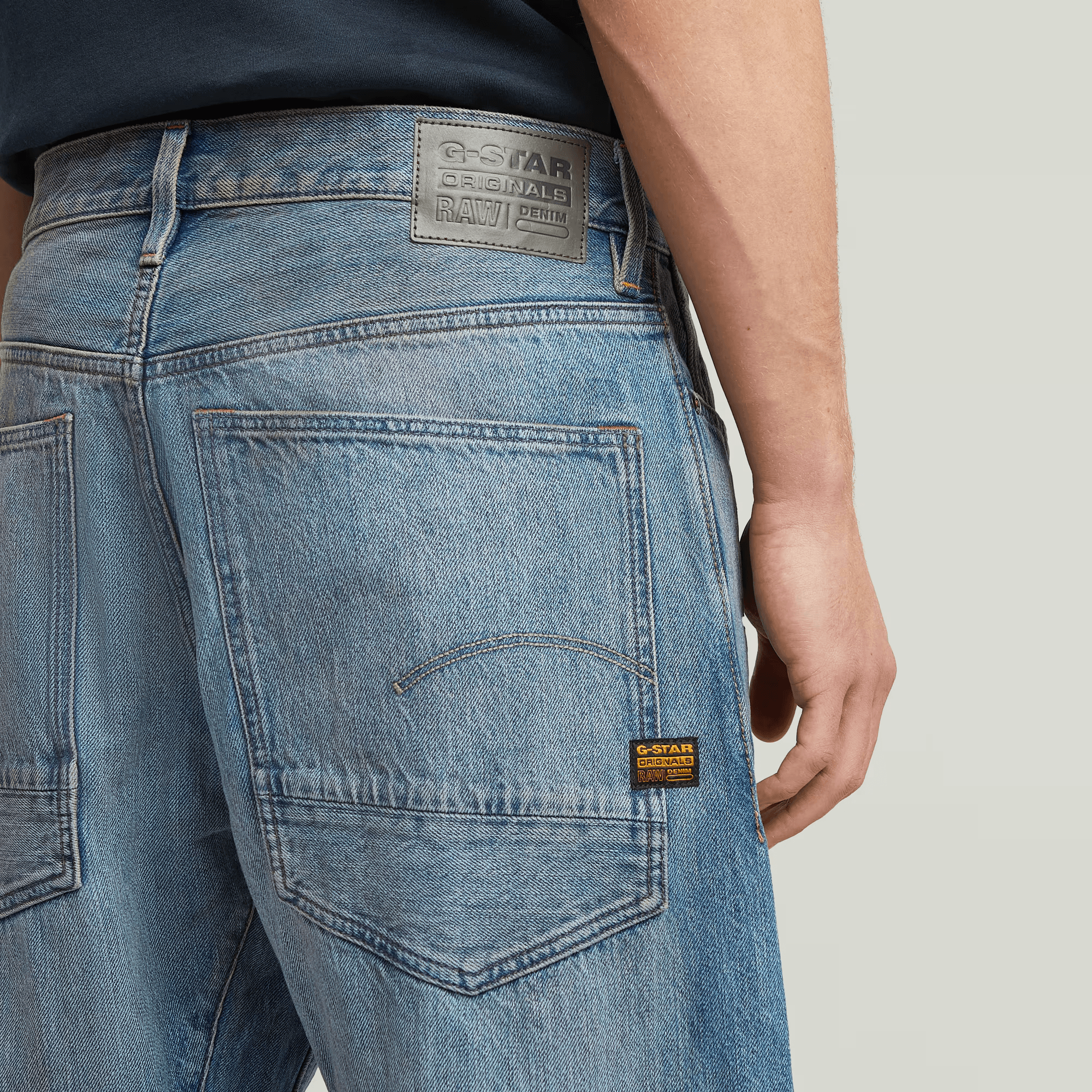 Bend Loose Jeans in Vintage Gold Digger