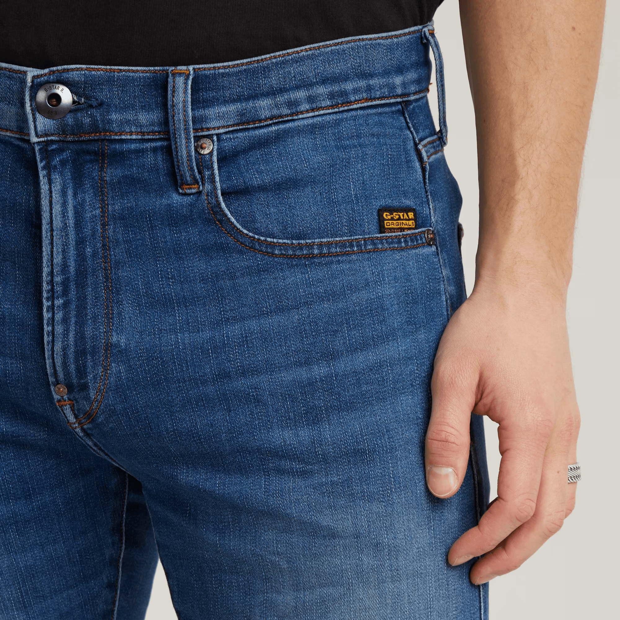 Revend Skinny Jeans in Medium Indigo Aged