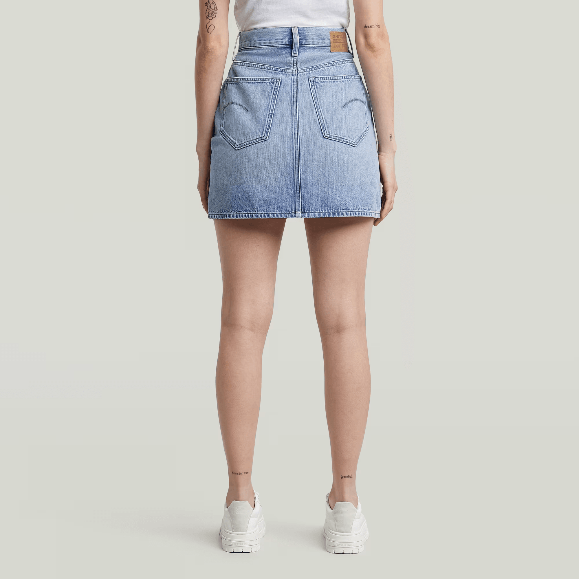 Viktoria Short Skirt Clean Edge in Sun Faded Blue Cape