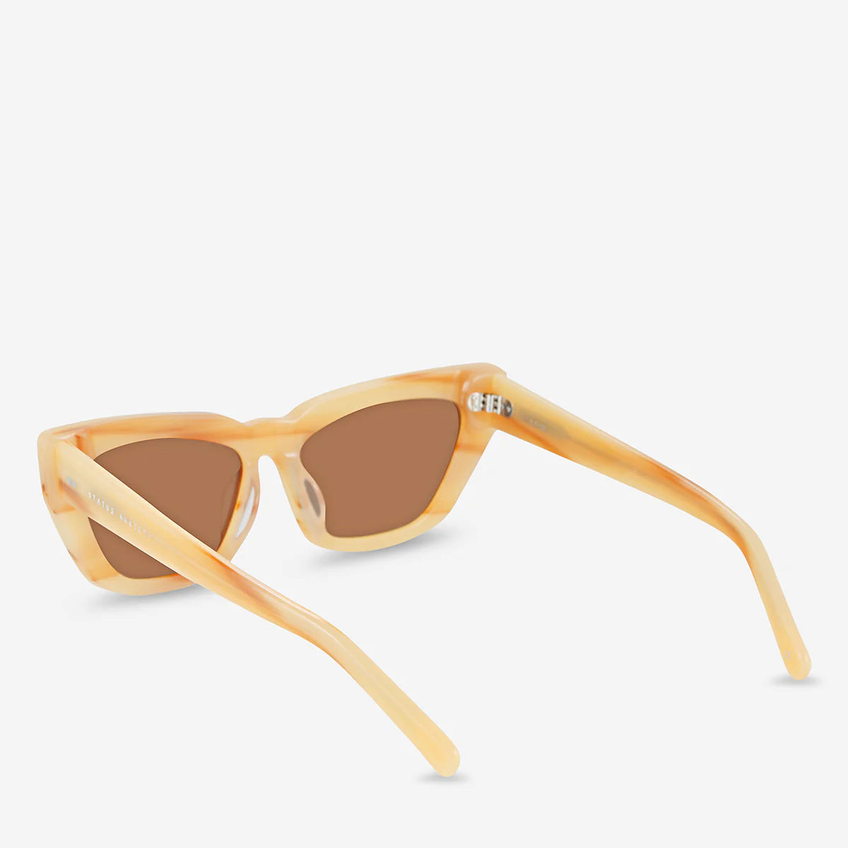 Desolate Sunglasses in Blonde