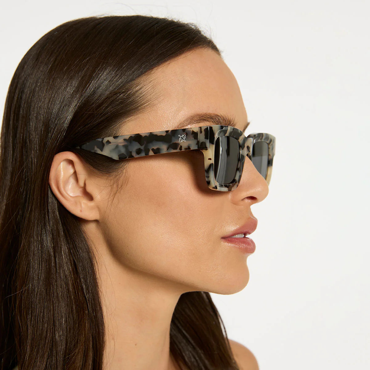 Disorient Sunglasses in White Tort
