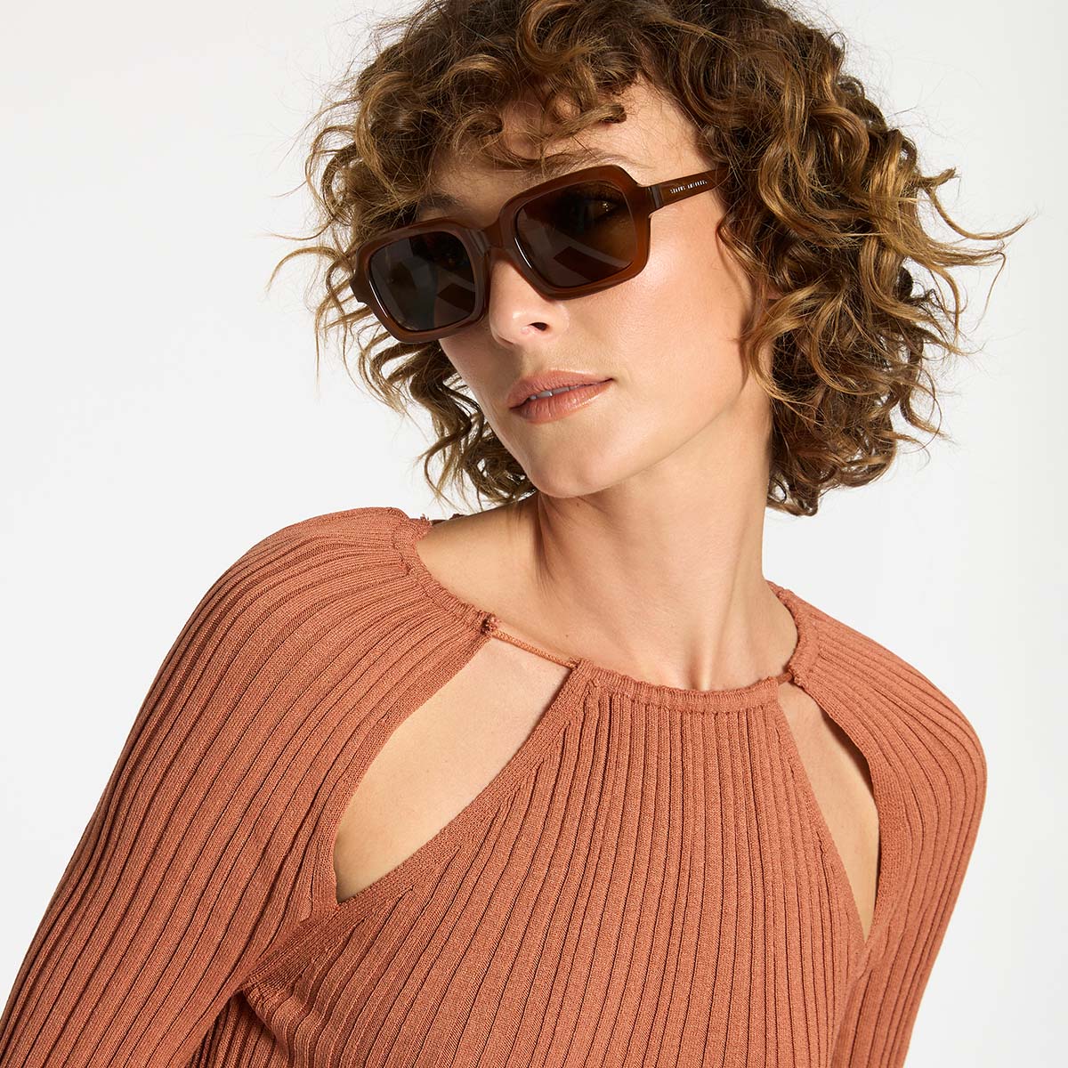 Vacation Sunglasses in Brown