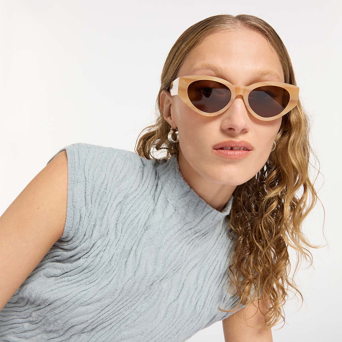 Visceral Sunglasses in Blonde