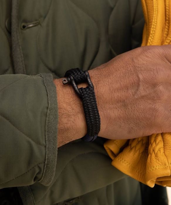 Gorgeous George (Black | Black)