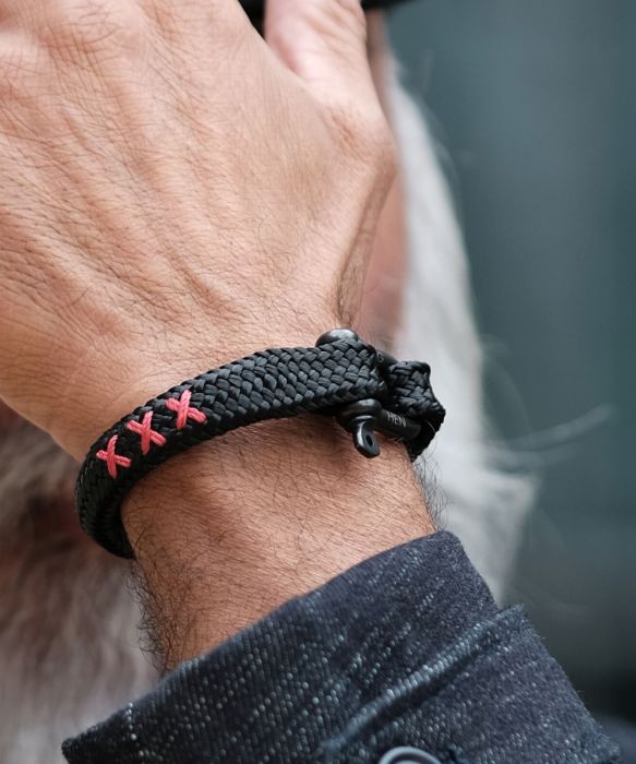 Gorgeous George XXX (Black Black) - Milu James St