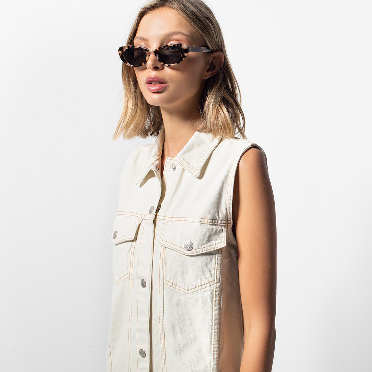 Wonderment Sunglasses in White Tort