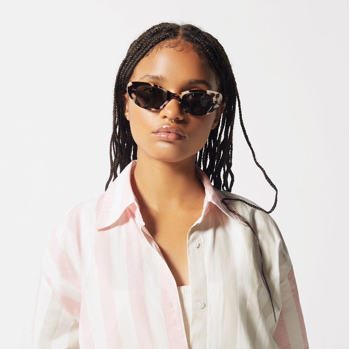 Wonderment Sunglasses in White Tort