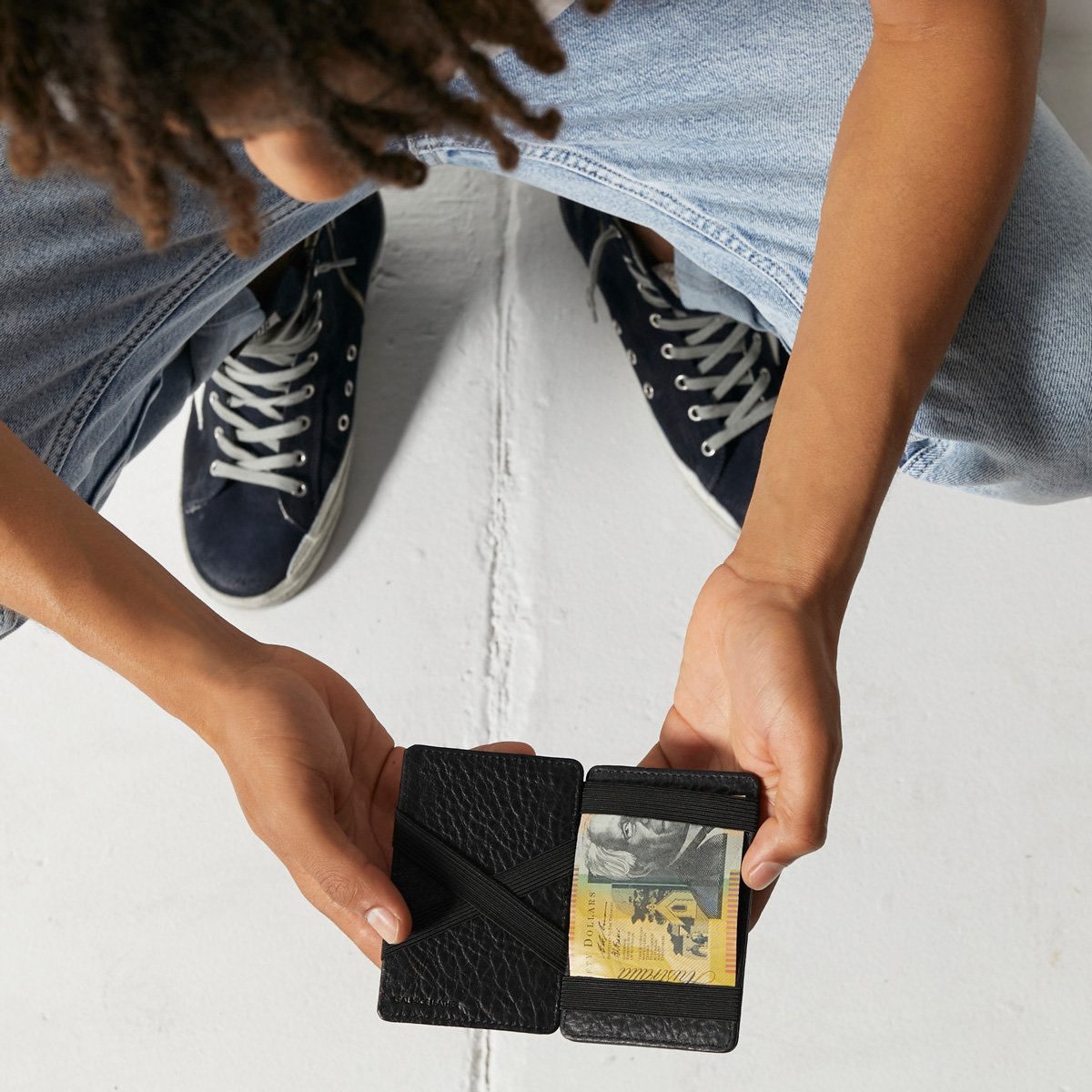 Flip Leather Wallet in Black