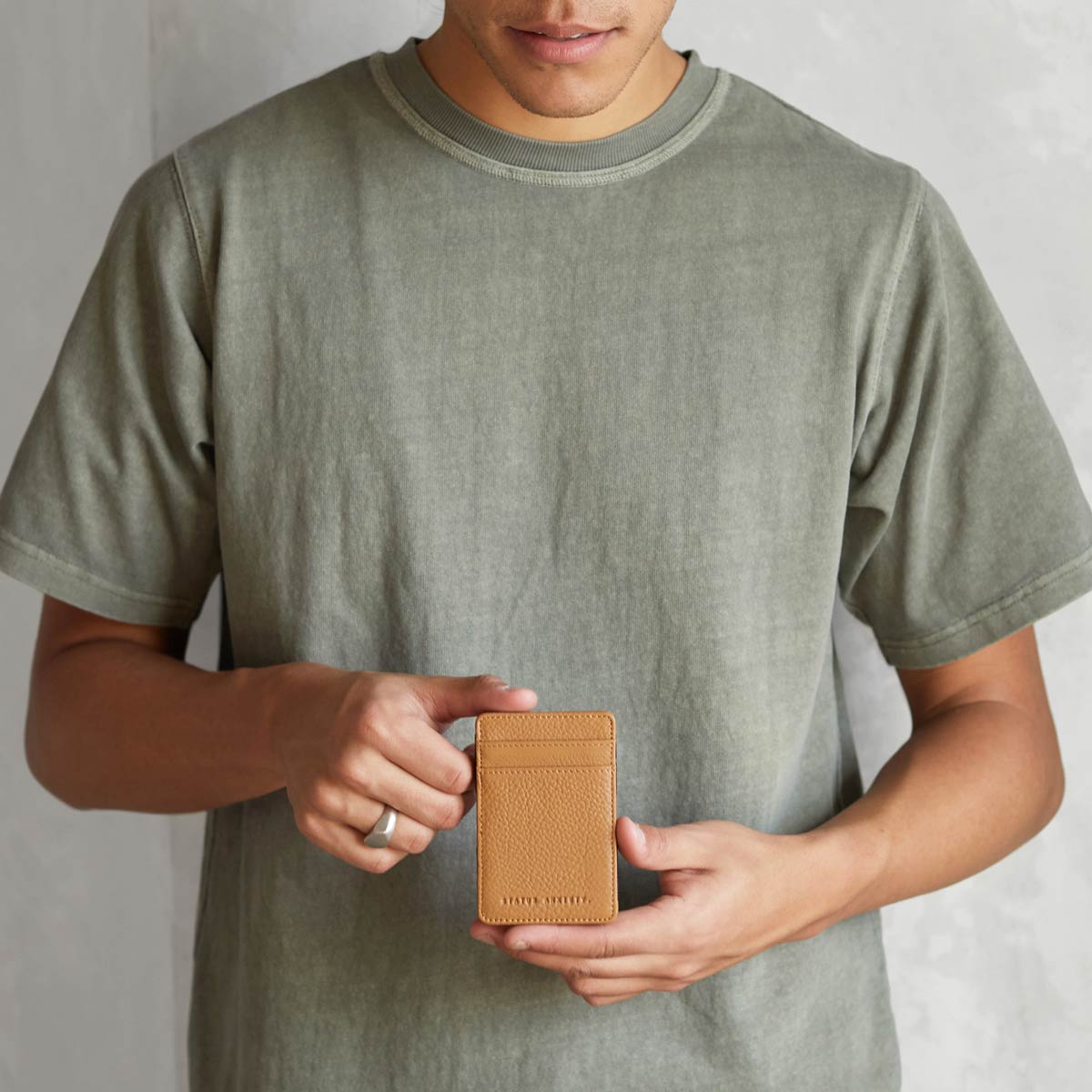 Flip Leather Wallet in Tan