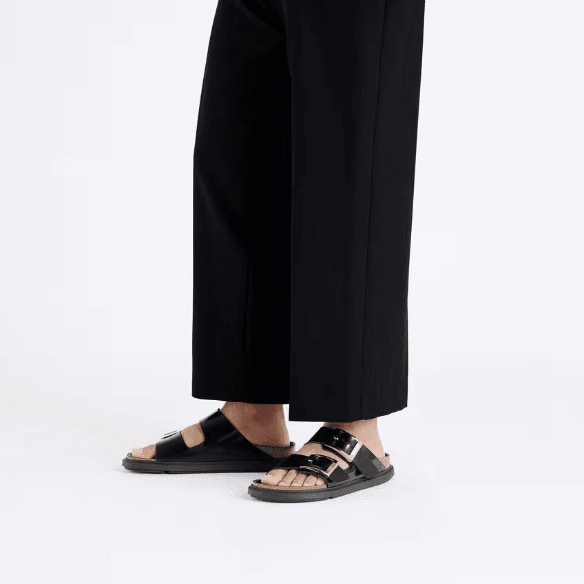 Arizona Droplet Buckle Natural Leather Patent in High Shine Black