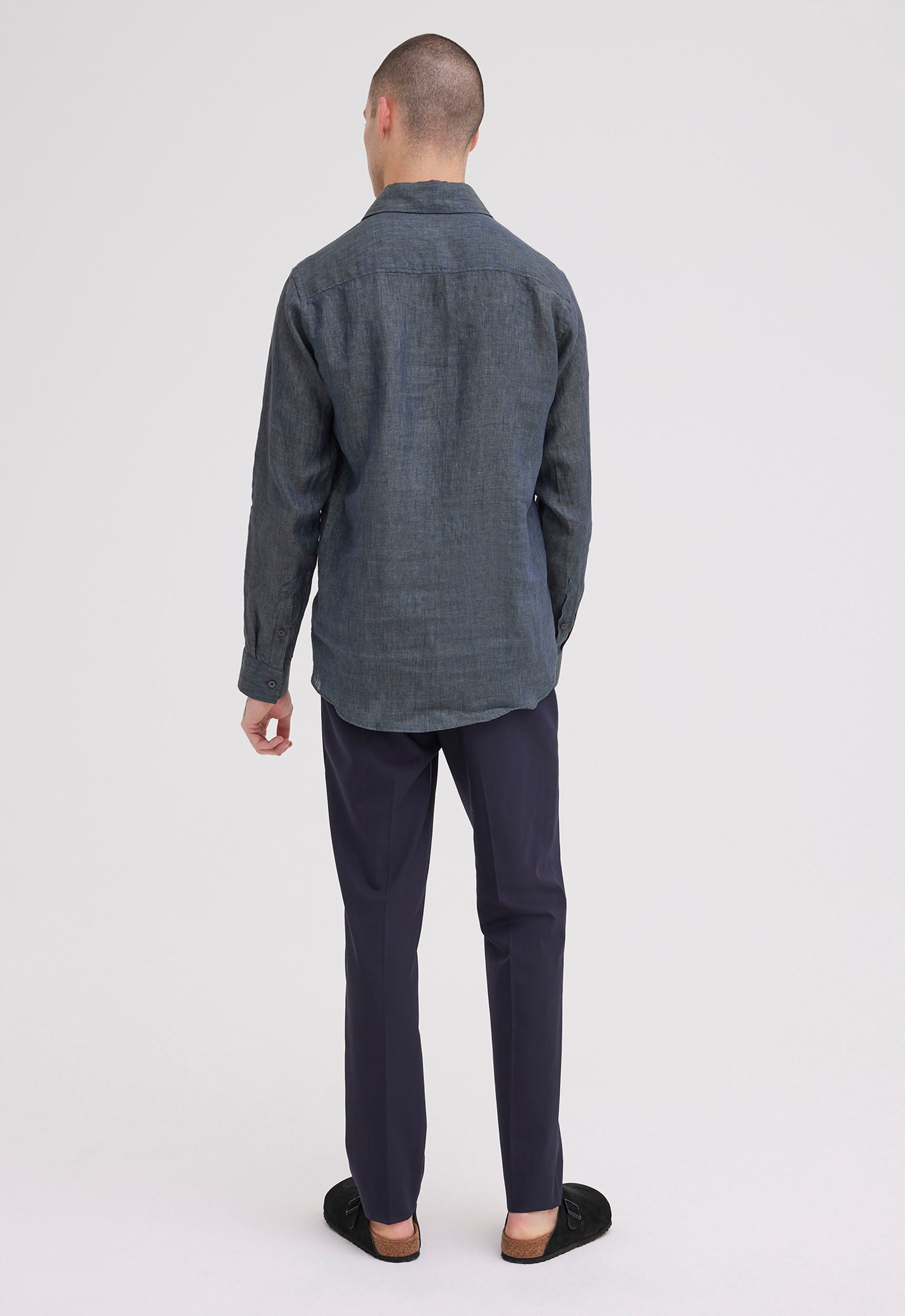 Peck Linen Shirt in Dark Olio