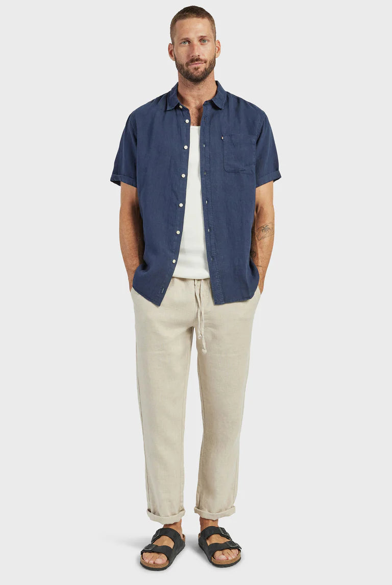 Hampton Linen Short Sleeve Shirt in Navy