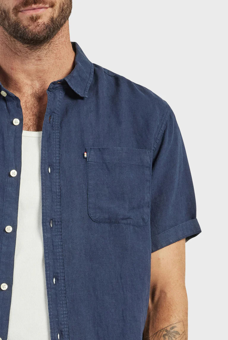 Hampton Linen Short Sleeve Shirt in Navy