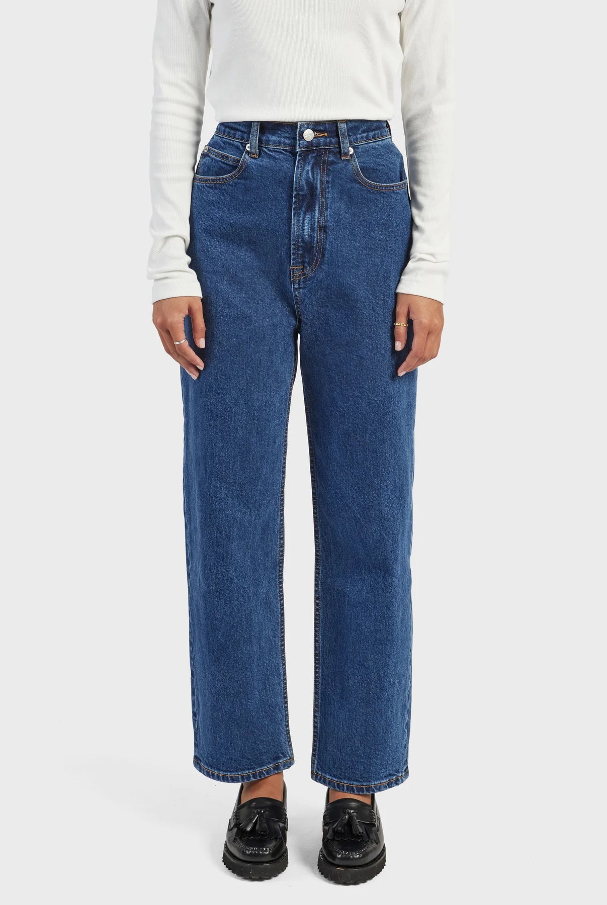 (W) Hayworth Straight Jean in Mid Wash