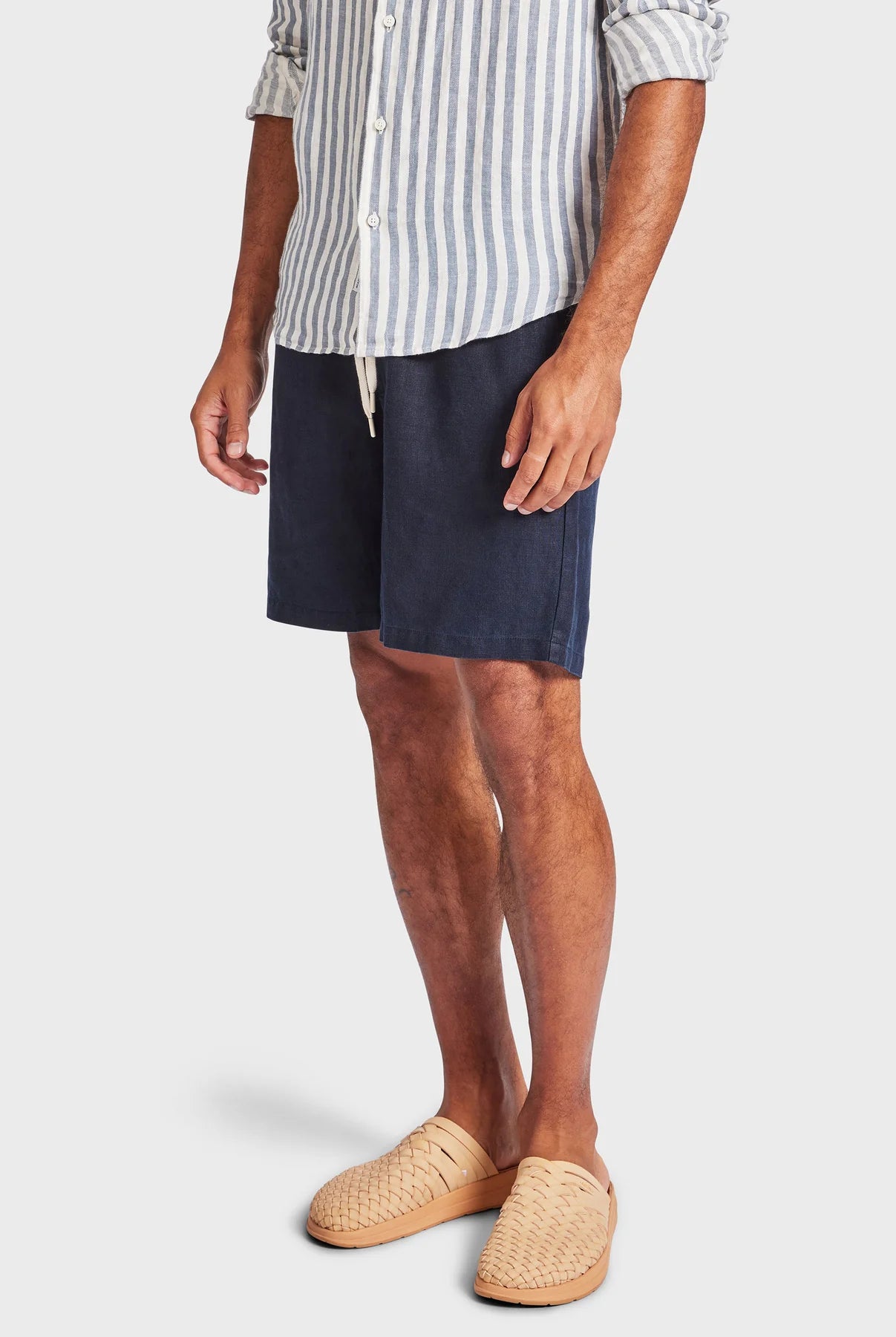 Jeff Linen Short in Navy