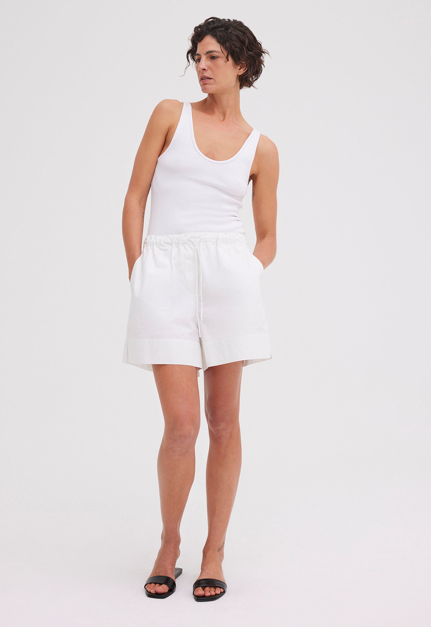 Mira Cotton Short in White