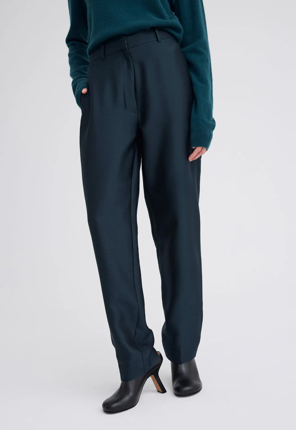 Novel Silk Wool Pant in Bavaria Green