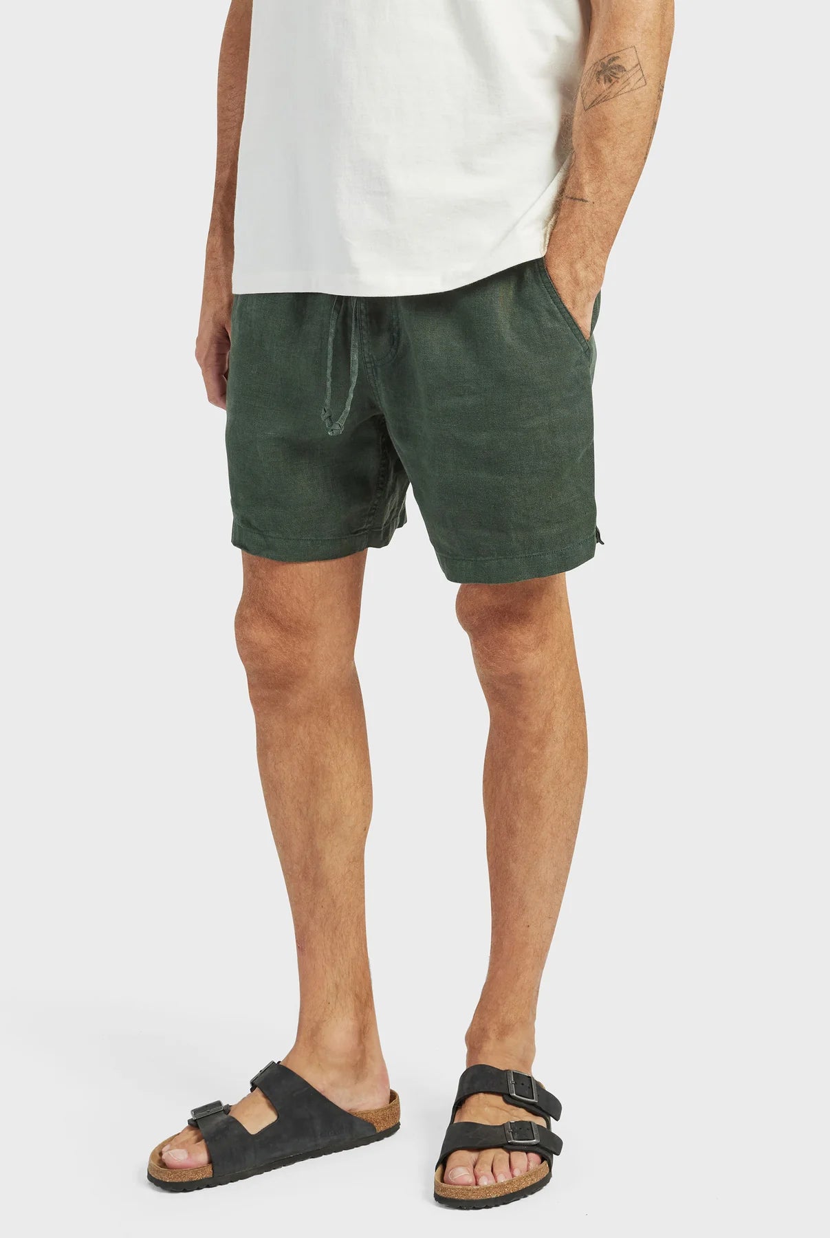 Riviera Linen Short in Sherwood Green