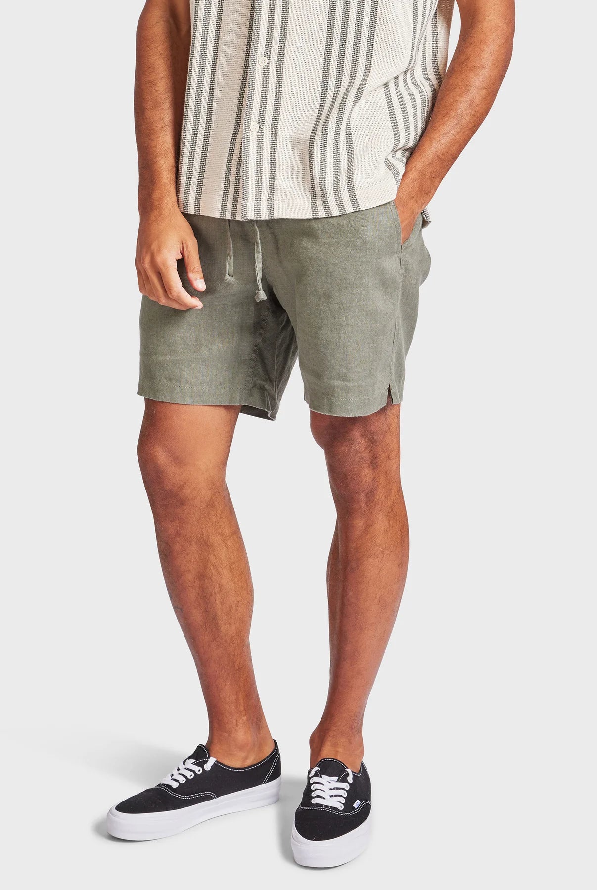 Riviera Linen Short in Smoke Pine