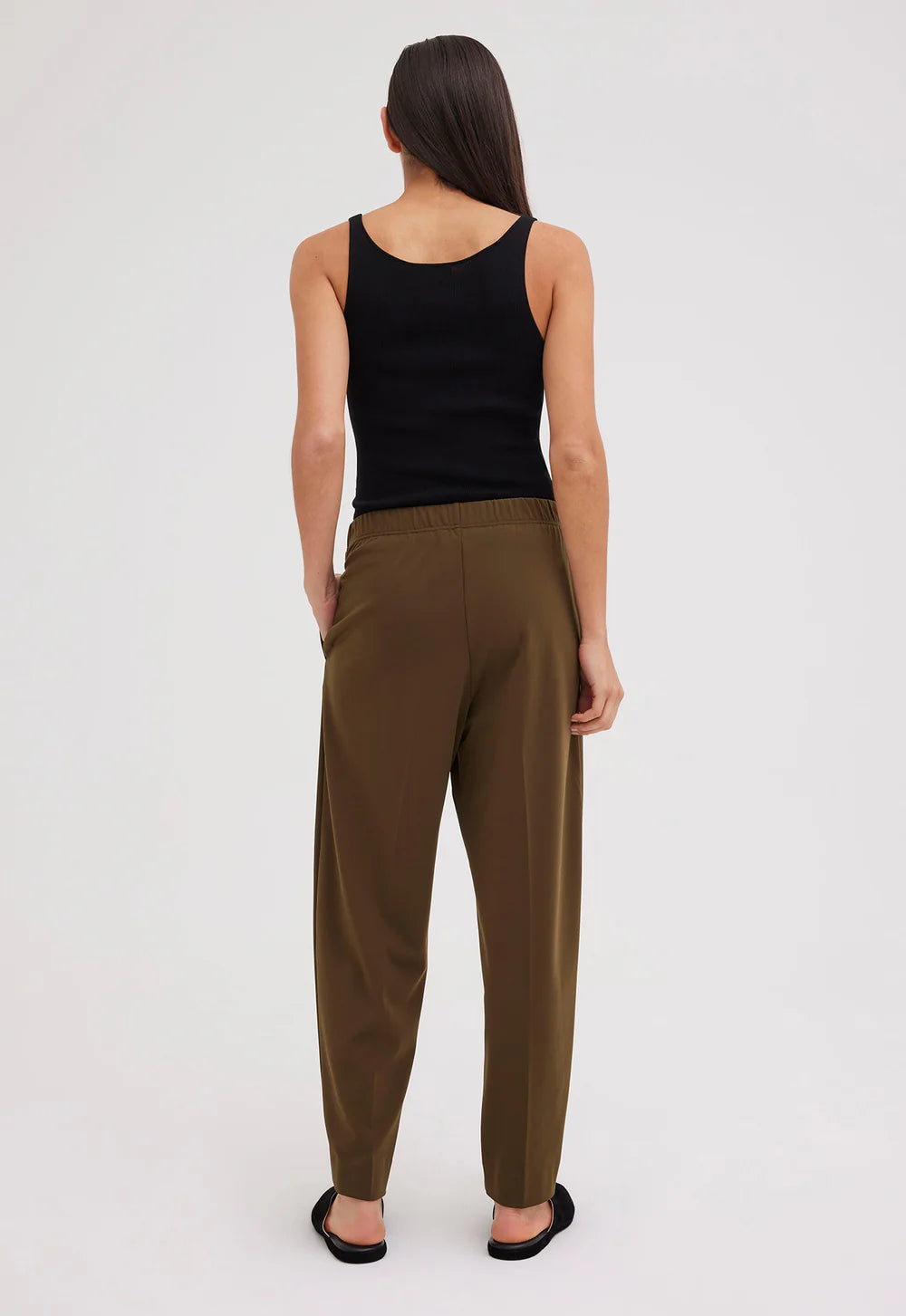 Wells Pant in Dark Olio Green