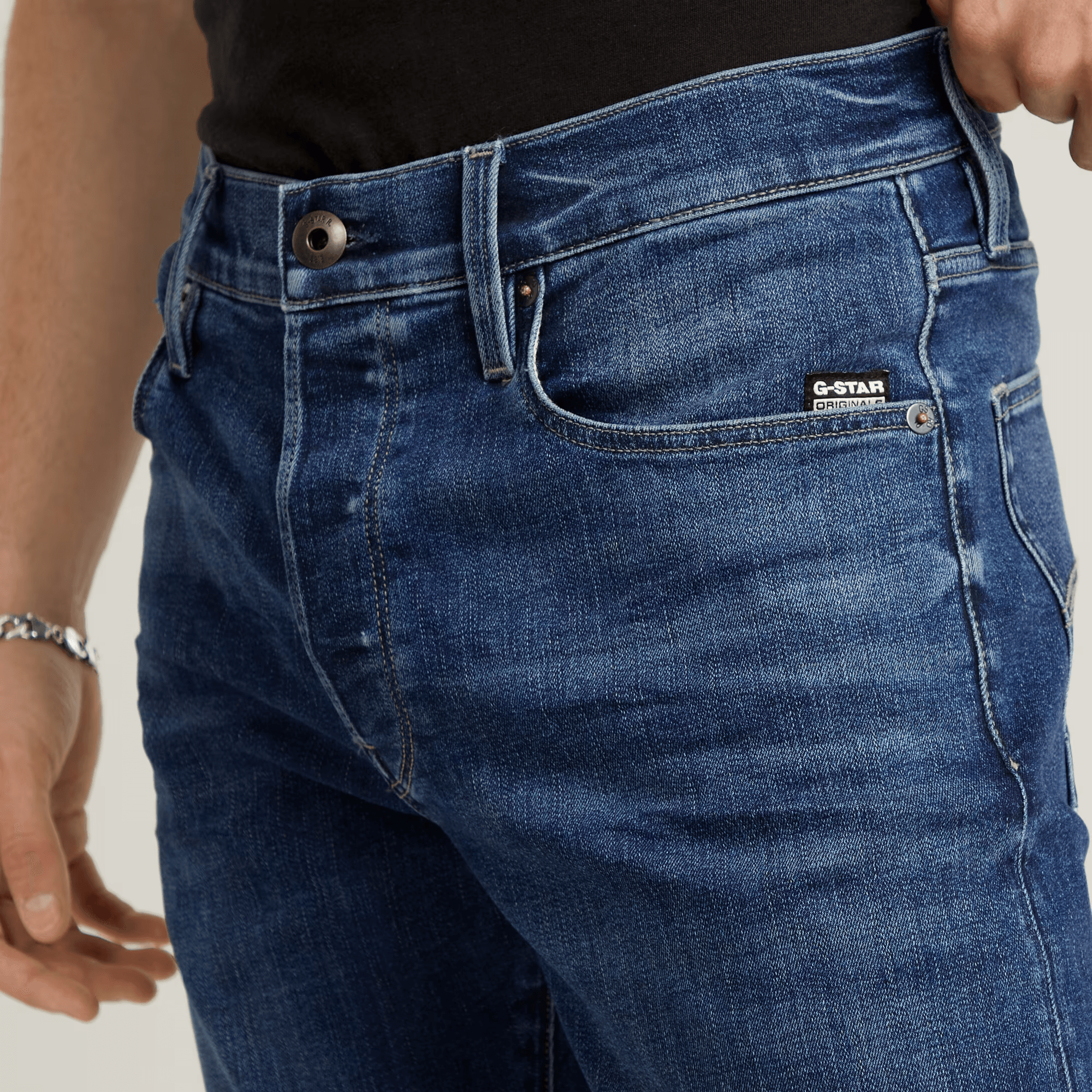 3301 Slim Jeans in Medium Aged