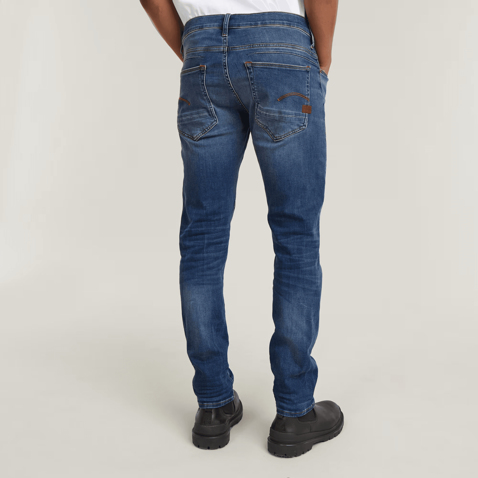 D-Staq 5-Pocket Slim Jeans in Medium Indigo Aged