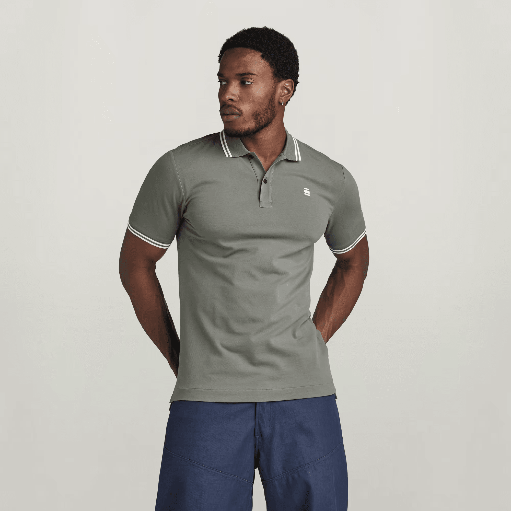 Dunda Slim Stripe Polo in Gs Grey