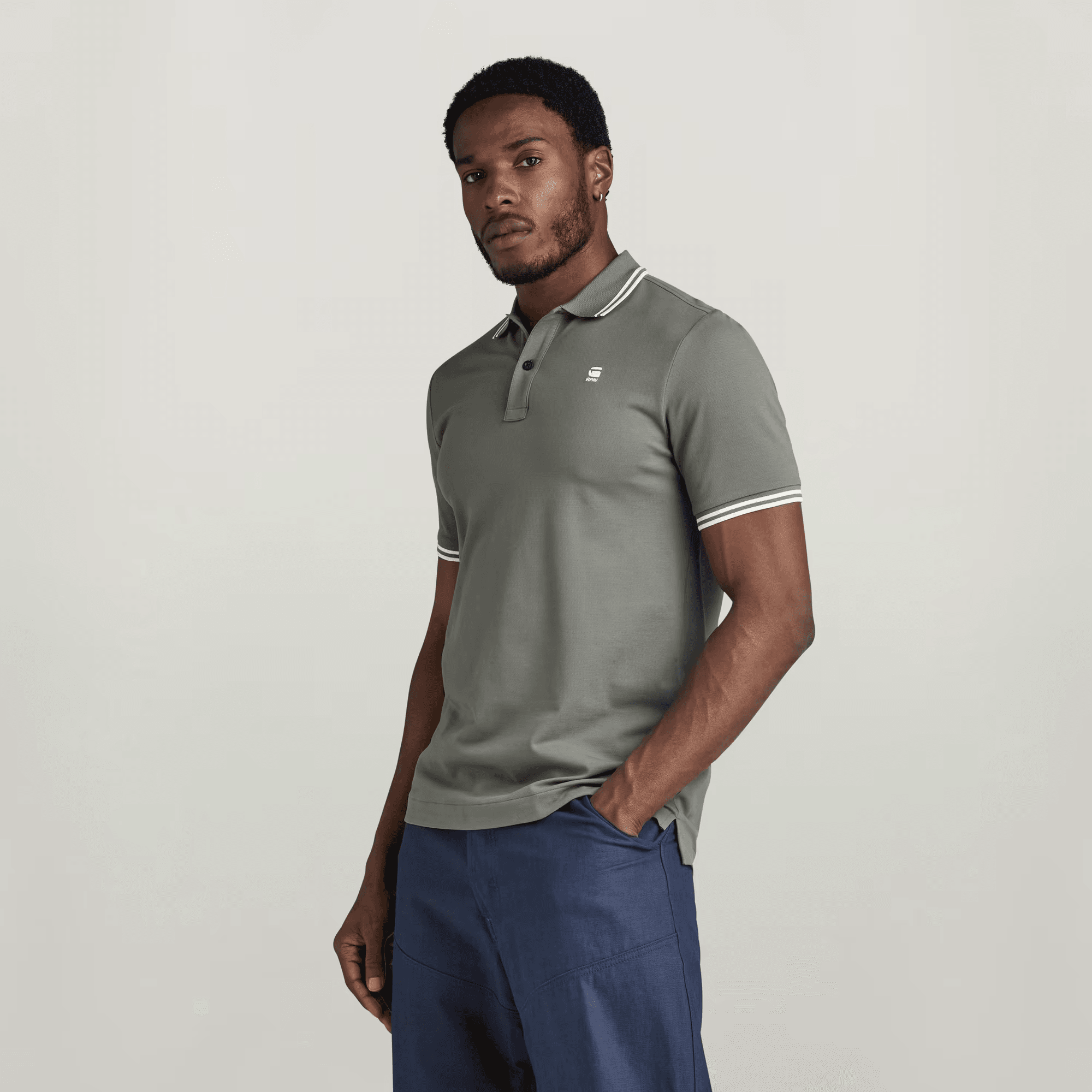 Dunda Slim Stripe Polo in Gs Grey