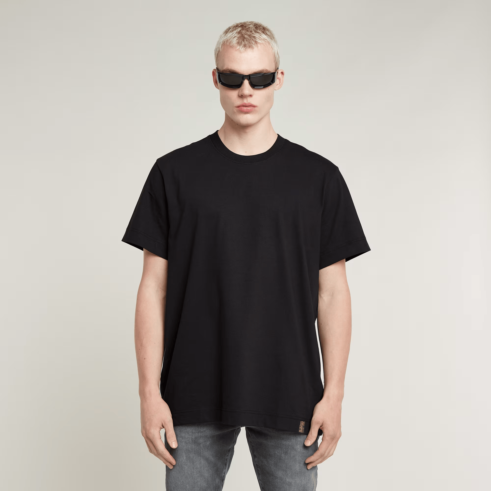 Essential Loose T-Shirt in Dark Black