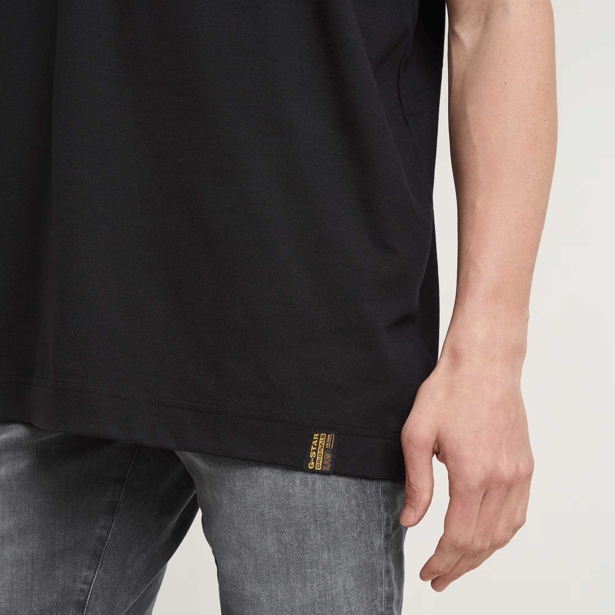 Essential Loose T-Shirt in Dark Black