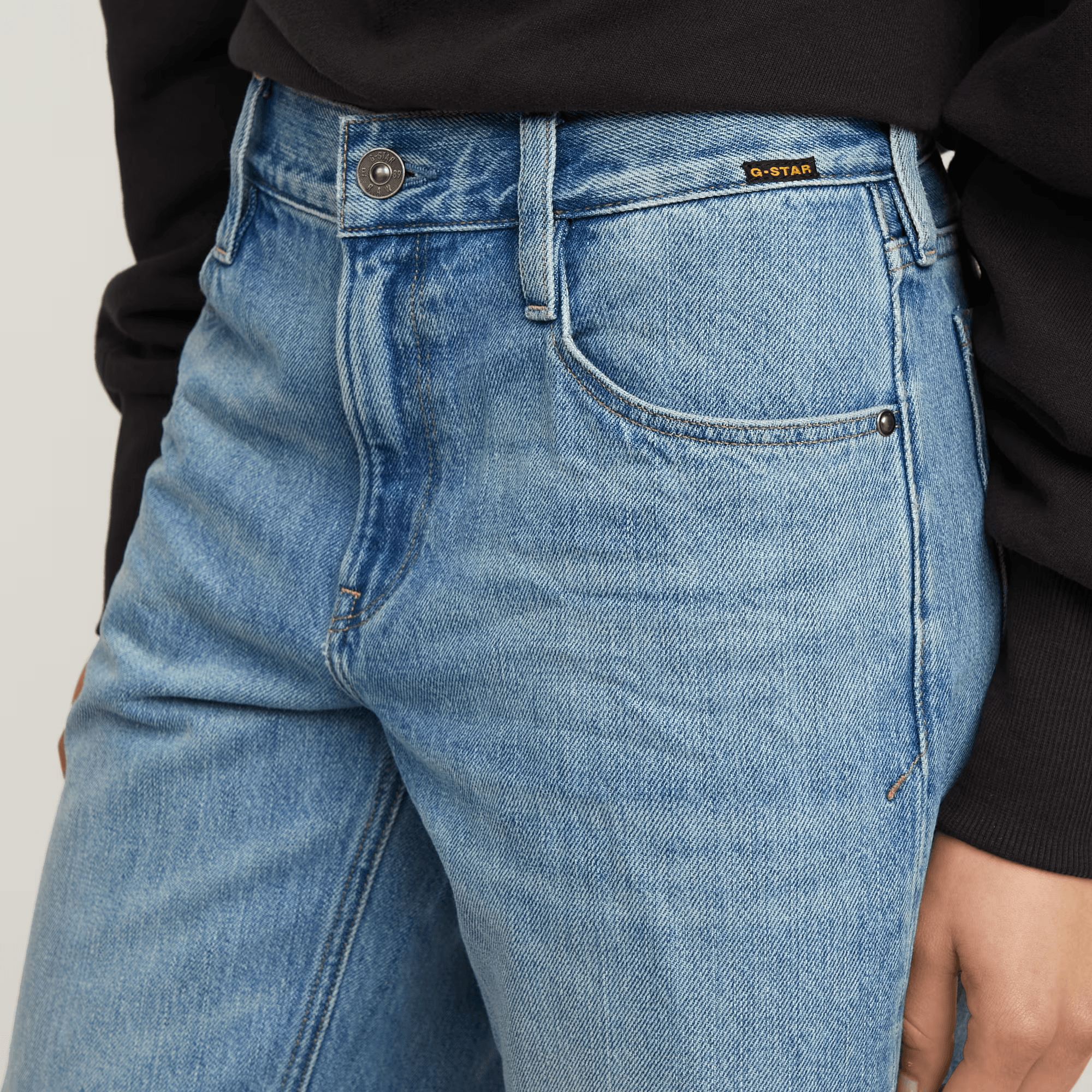 Judee Low Waist Loose Jeans in Faded Brilliant Blue