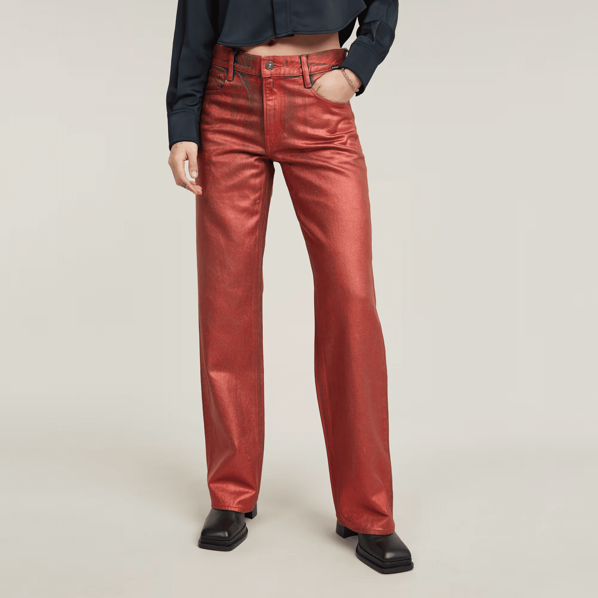 Judee Low Waist Loose Jeans in Shiny Scarlet Metal Coating