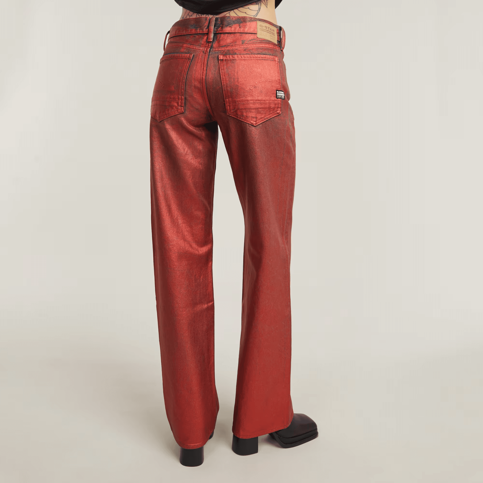 Judee Low Waist Loose Jeans in Shiny Scarlet Metal Coating