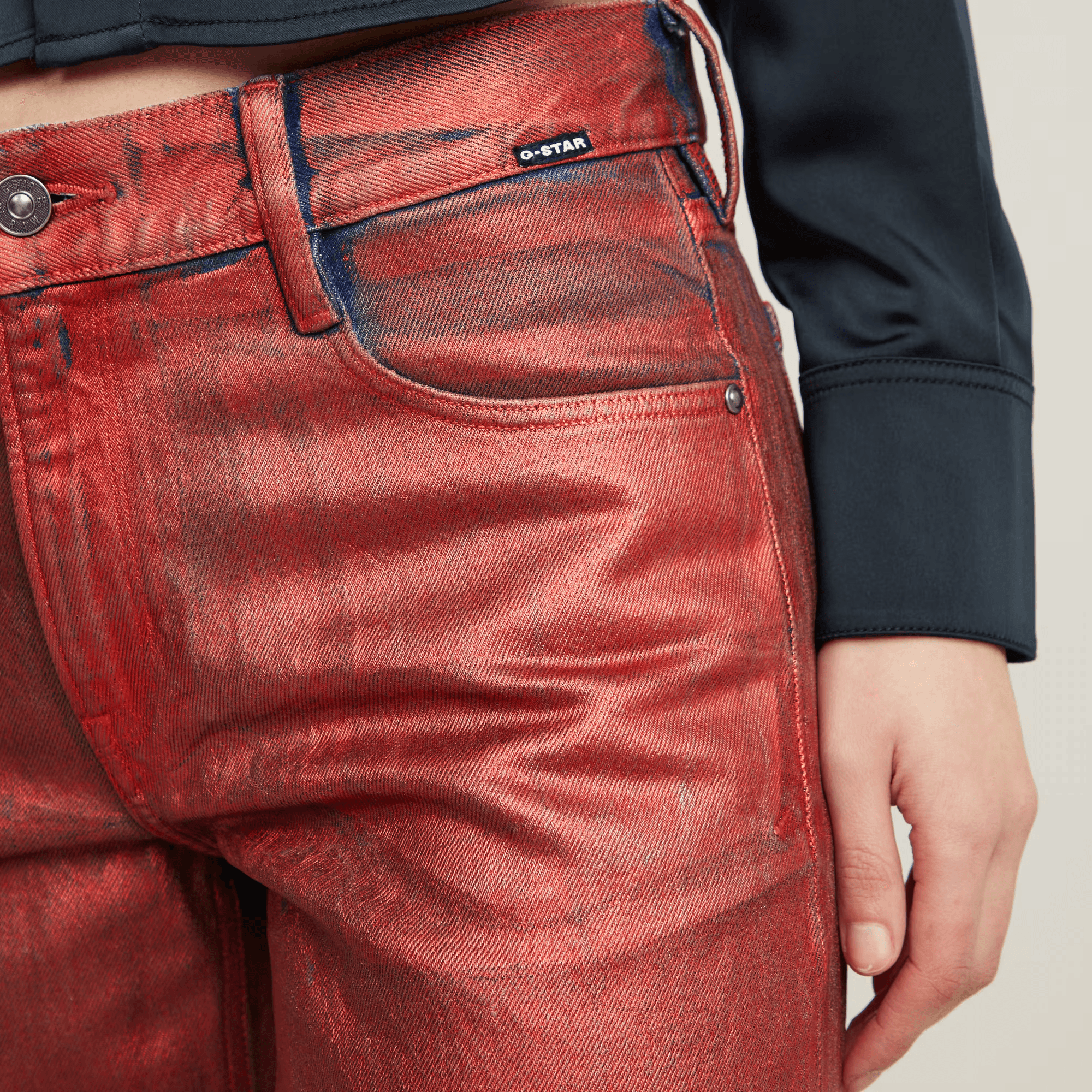 Judee Low Waist Loose Jeans in Shiny Scarlet Metal Coating