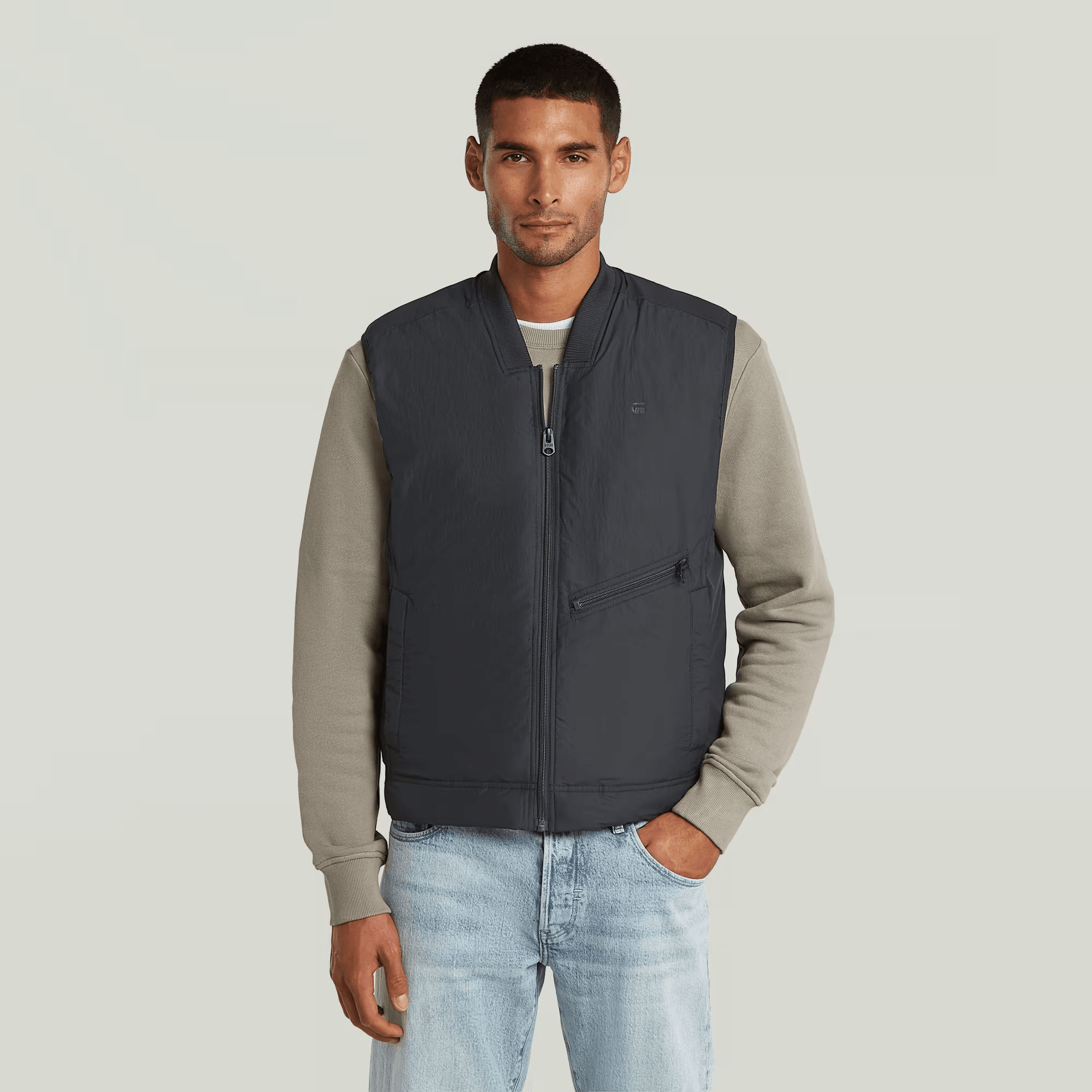 Lightweight Vest in Dark Black - Milu James St