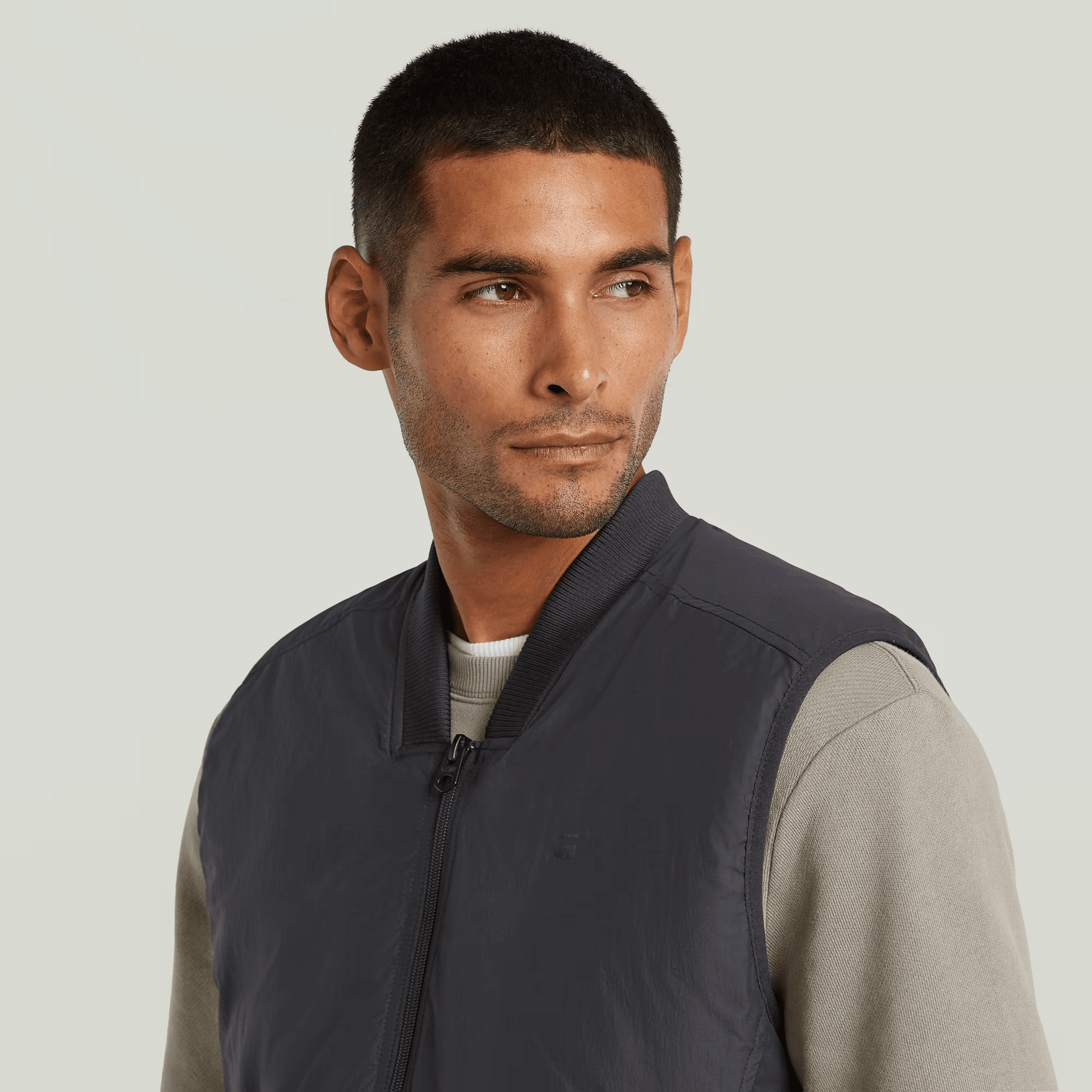 Lightweight Vest in Dark Black - Milu James St