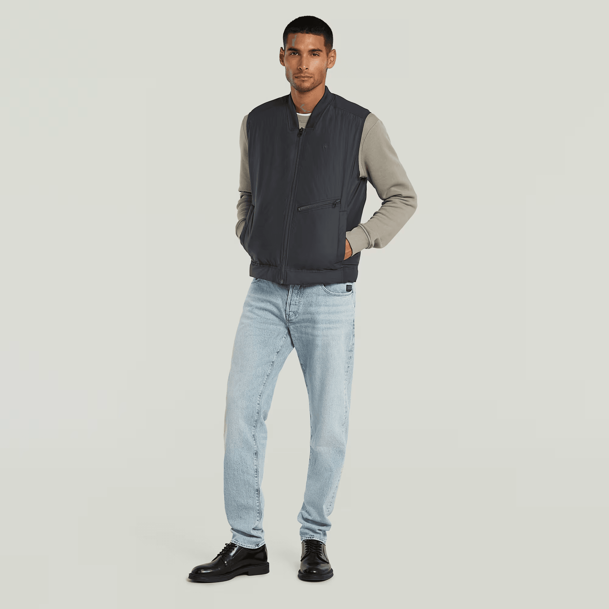 Lightweight Vest in Dark Black - Milu James St