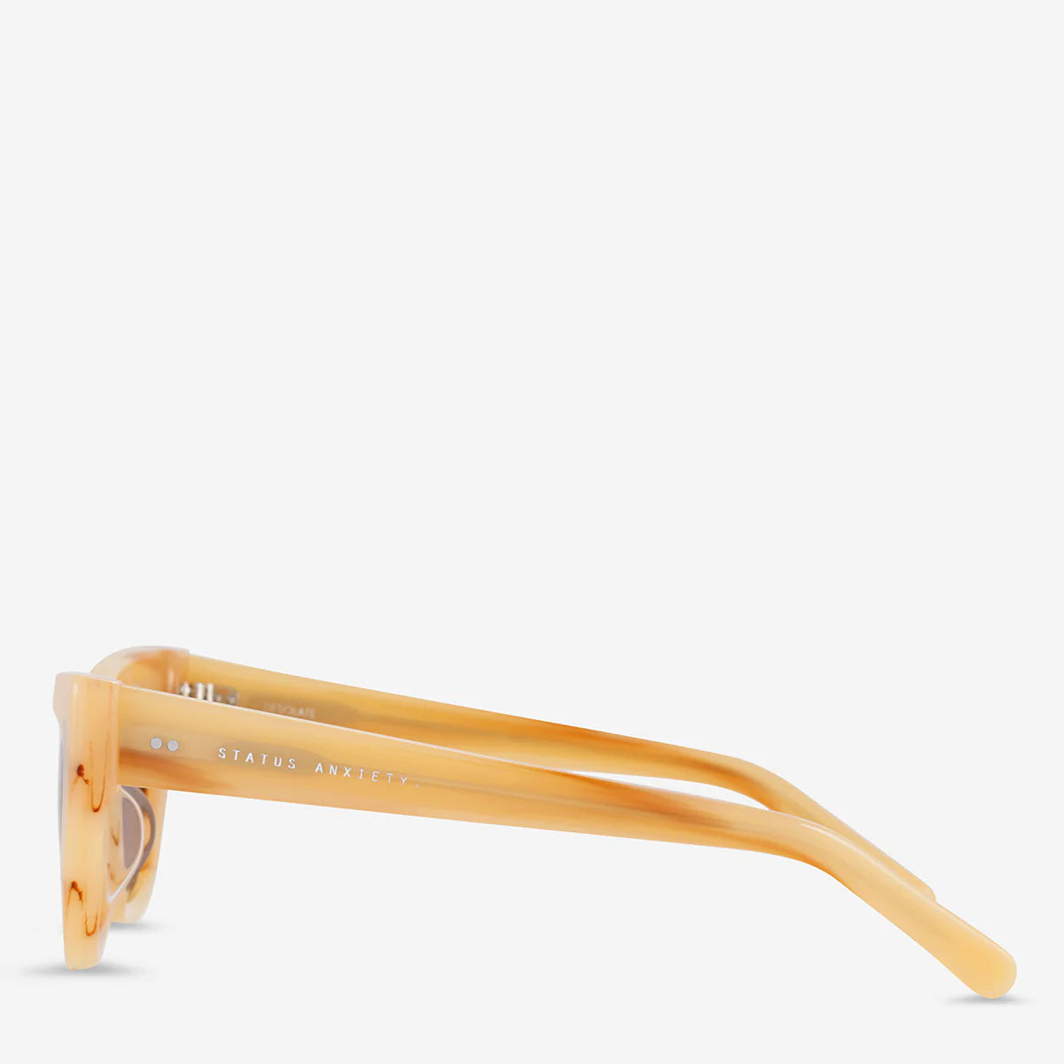 Desolate Sunglasses in Blonde