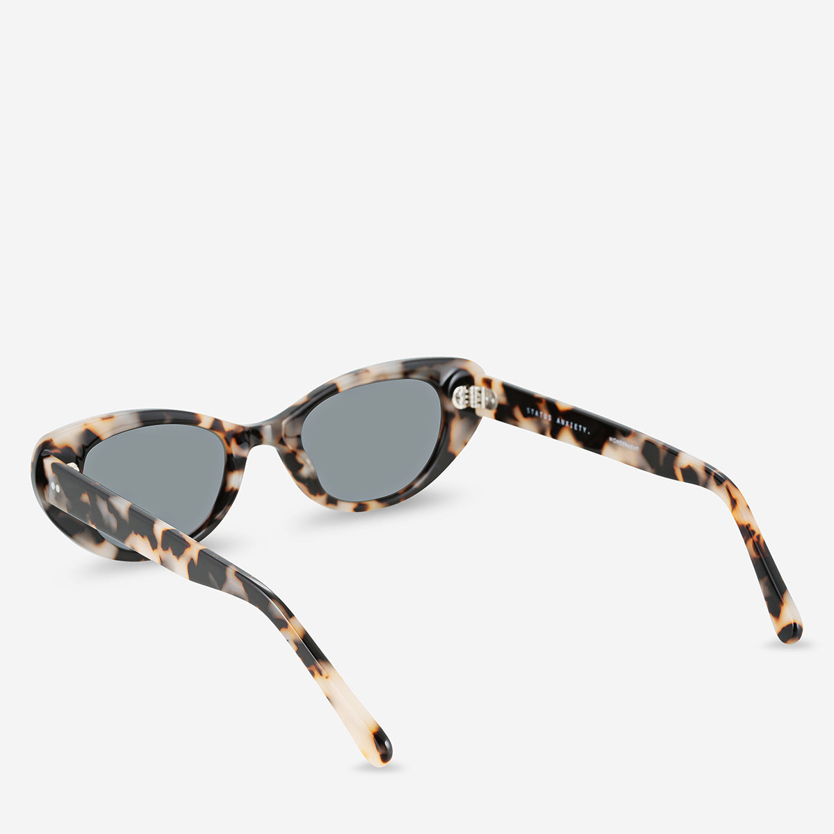 Wonderment Sunglasses in White Tort